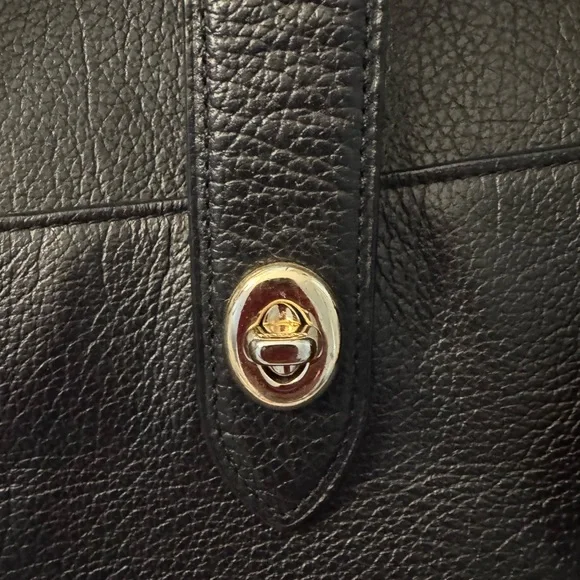 Authentic Coach satchel, black and gold twist-Lock and top handle bag. - Picture 6 of 8